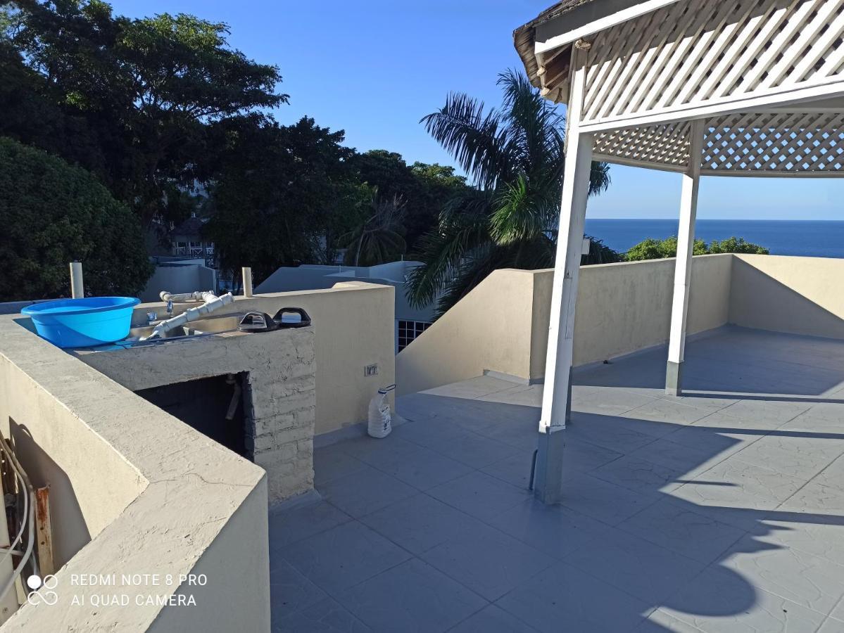 Columbus Heights Apt 26 F Ocho Rios Exterior photo